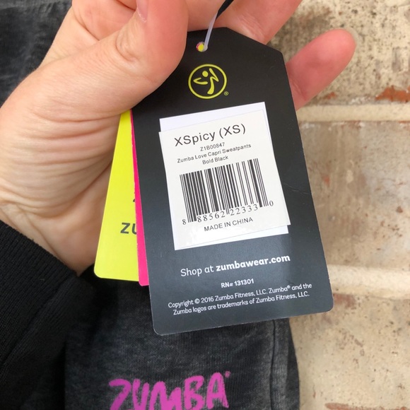 Zumba LOVE Capri Sweatpants Pocket Joggers XS S - Picture 13 of 16